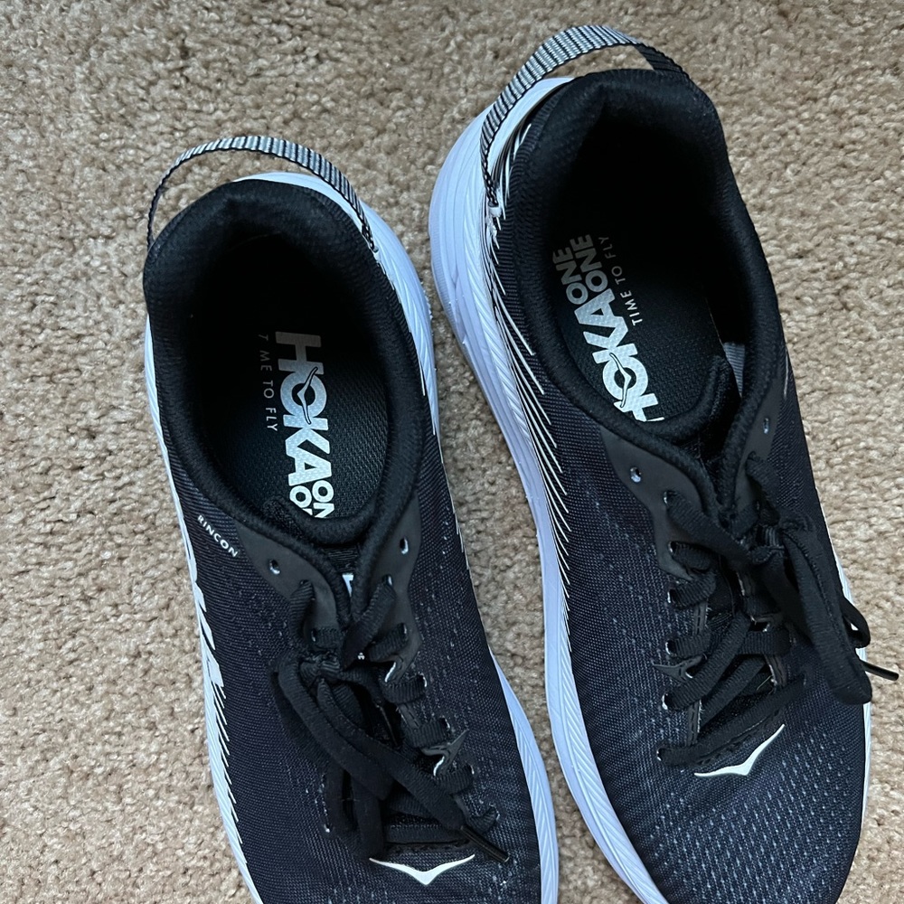 Hoka black Rincon